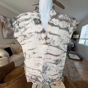 Wearables size Medium grey, white and green tie dyed top